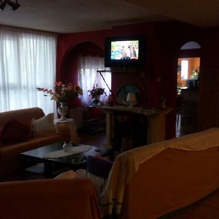 Hostal El Venero Сотильо-де-ла-Адрада Экстерьер фото